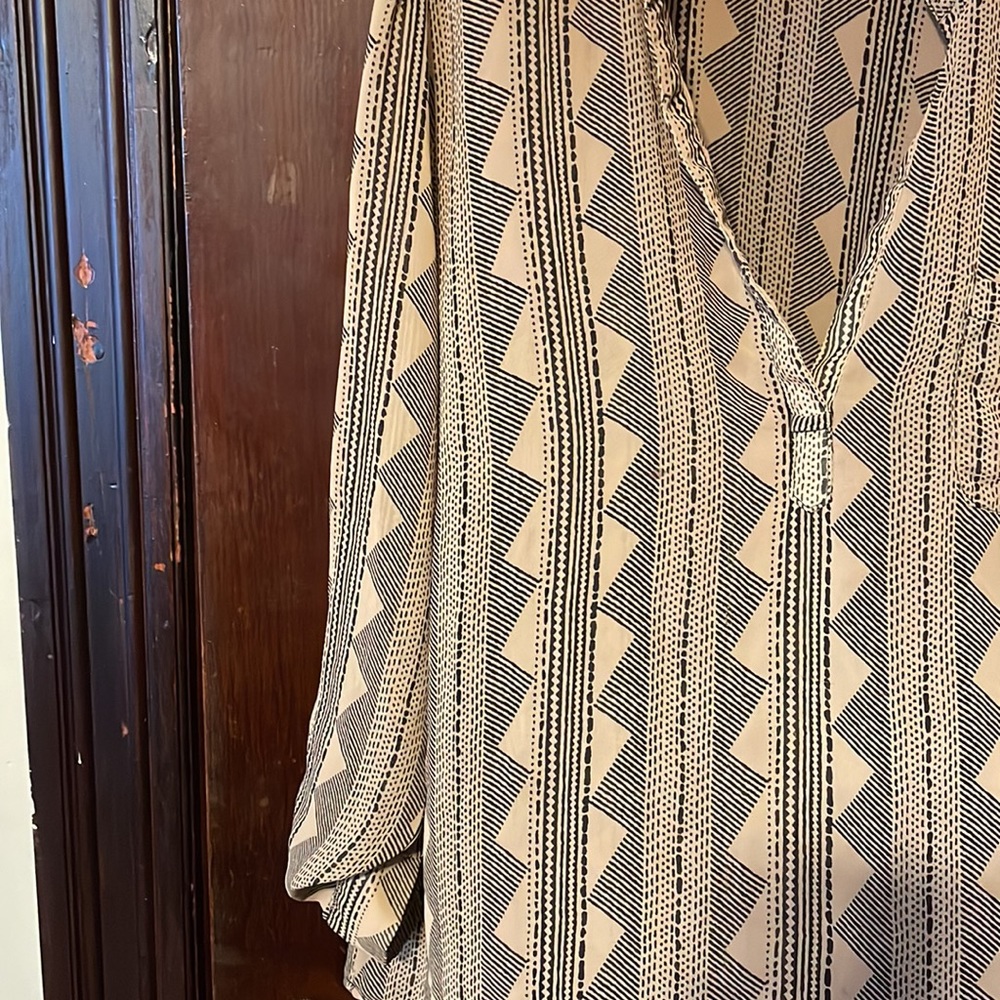 Aztec Print Top - Picture 2 of 8